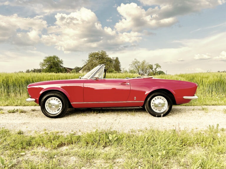 Fiat 124 Sport Spider Cabriolet Swiss Classic Drives